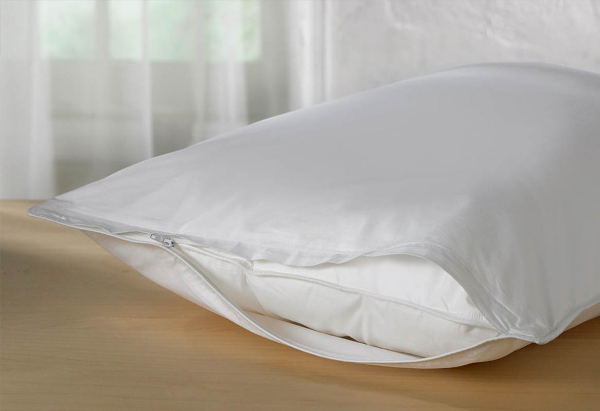 https://www.shophampton.com/images/products/xlrg/hampton-pillow-protector-HAM-107_xlrg.jpg